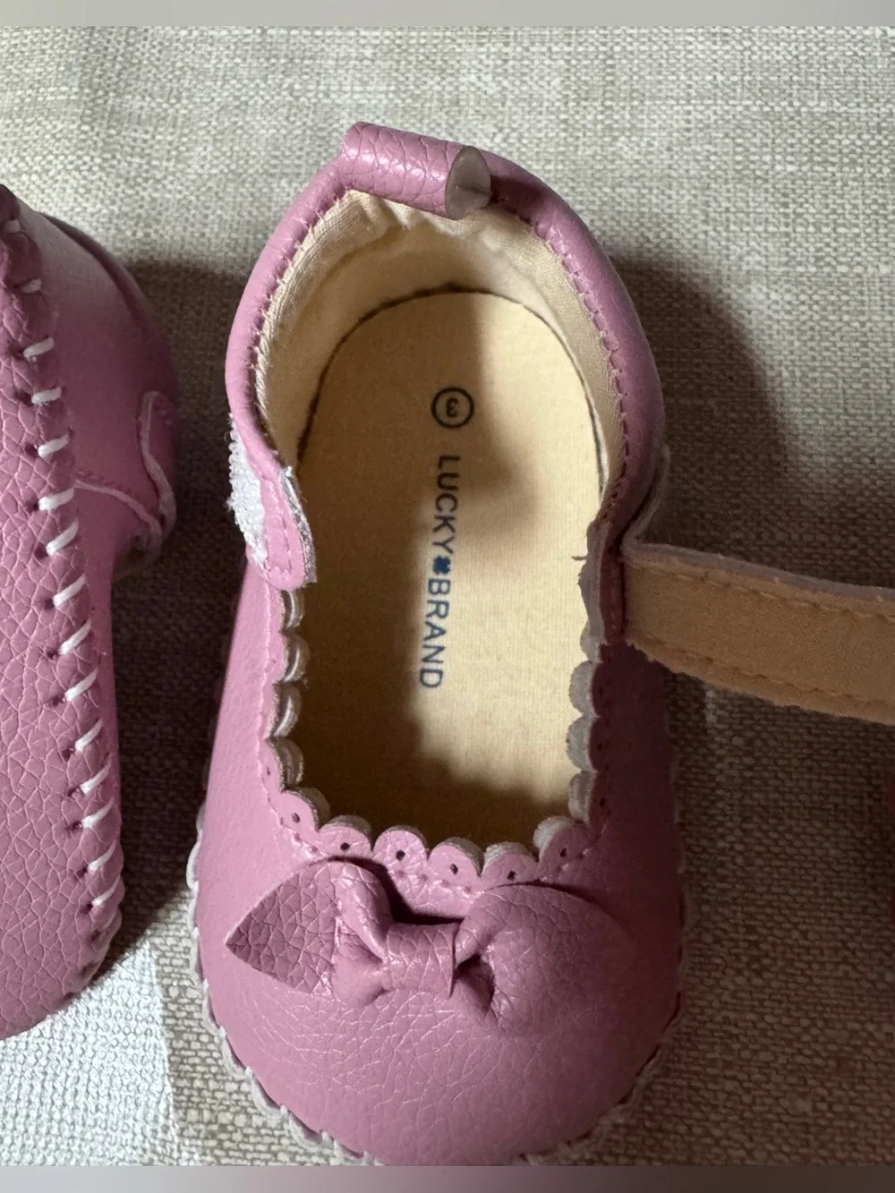 LUCKY BRAND INFANT GIRLS MARY JANE CRIB SHOES w/BOW. SZ 3”